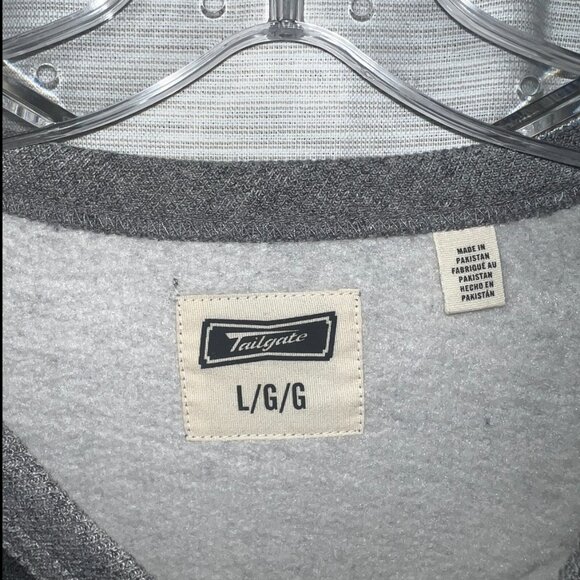 Iowa Hawkeyes - Camo Crewneck - SIze LG - Picture 2 of 3